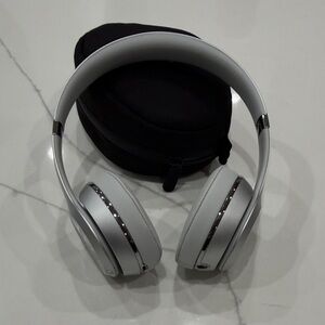 White Over-Ear Headphones with Case